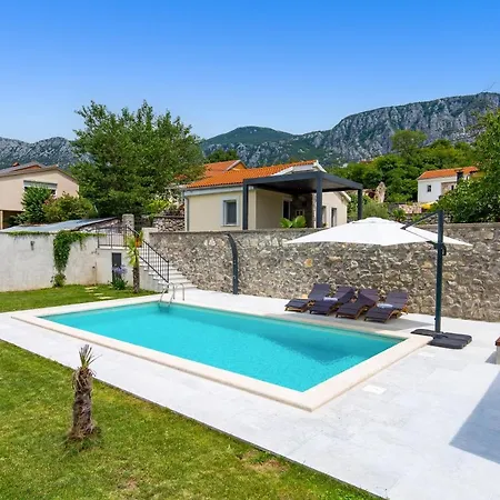 Holiday home House Katunar