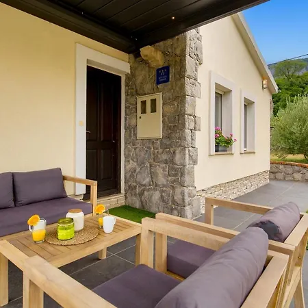 Nyaraló House Katunar